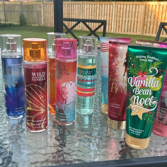 10 full size Bath and Bodyworks sprays. And body creams All full